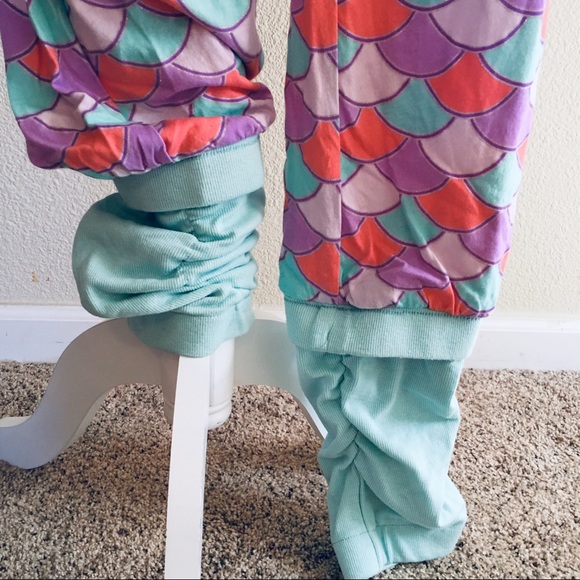 Disney’s “The Little Mermaid” Pajama Sleep Mask Set - Picture 6 of 8